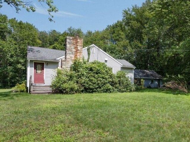 House for sale in North Oxford, Massachusetts