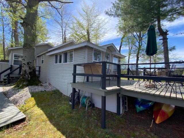 House for sale in Plainwell