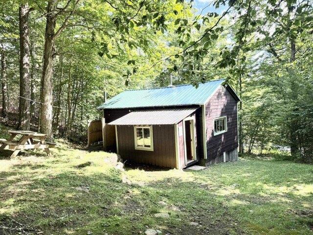 House for sale in Readsboro Falls, Readsboro