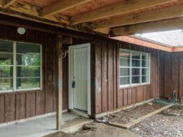 House for sale in Sinton