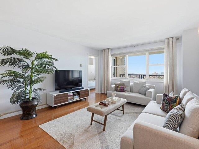 House for sale in Hudson, New Jersey