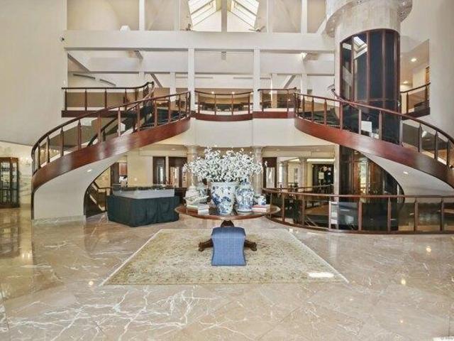 House for sale in Farmington, Connecticut