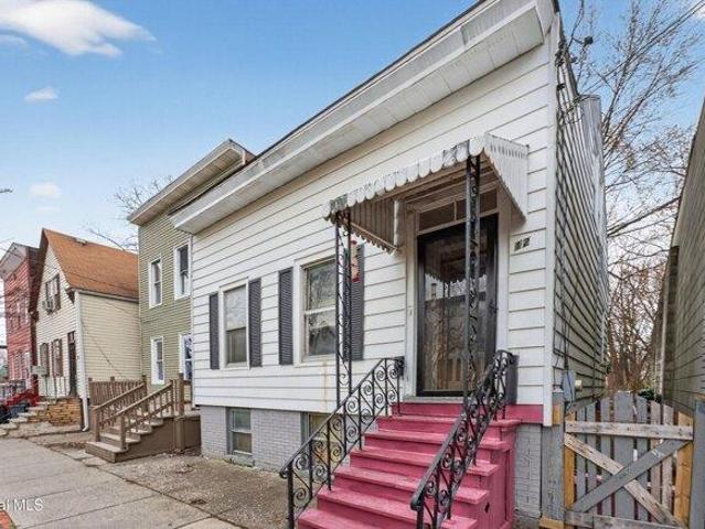 House for sale in Albany, New York