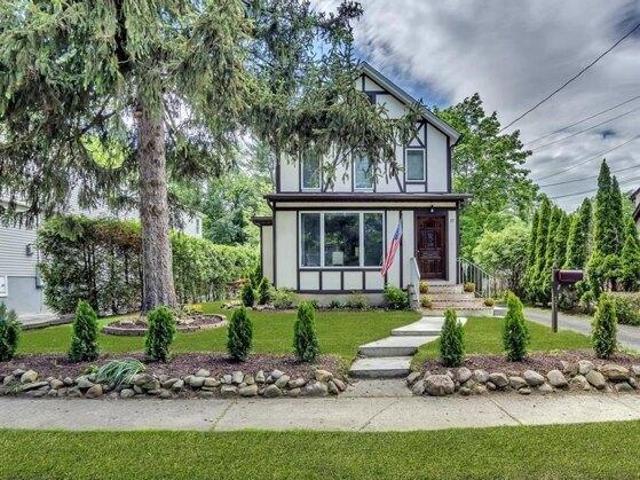 House for sale in Allendale, New Jersey