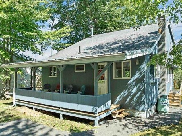 House for sale in Alton Bay, Alton