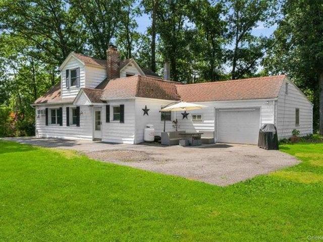 House for sale in Amawalk, New York