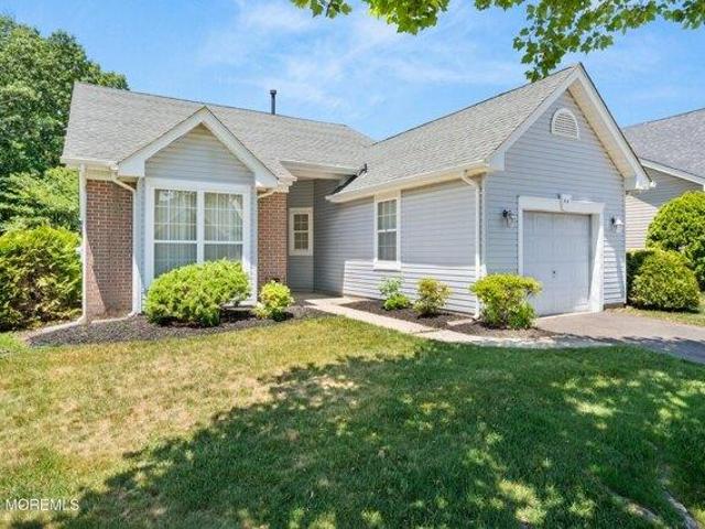 House for sale in Bayville, New Jersey