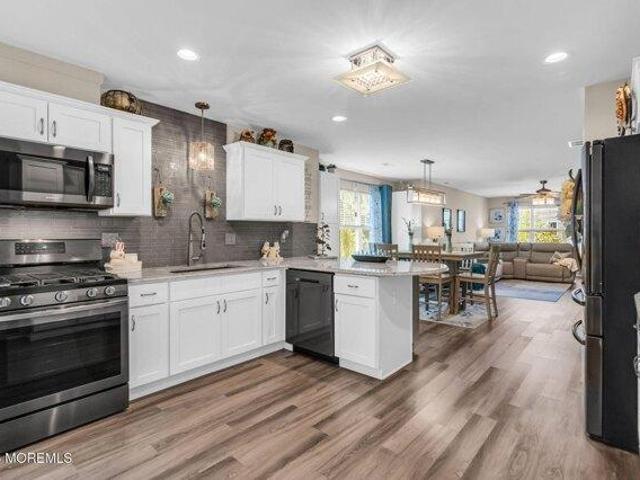 House for sale in Bayville, New Jersey