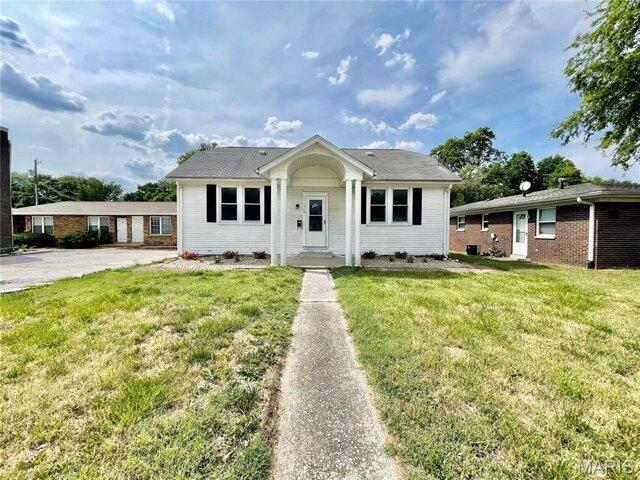 House for sale in Belleville, Illinois