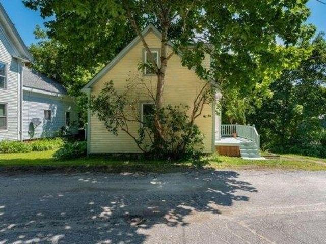 House for sale in Bowdoinham, Maine
