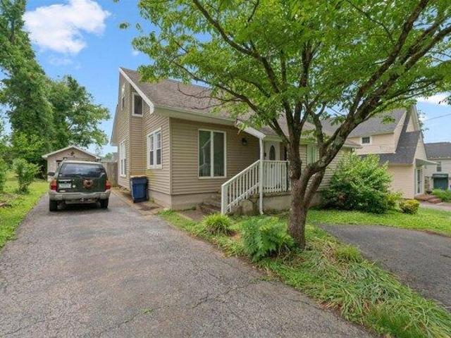 House for sale in Bowling Green, Kentucky