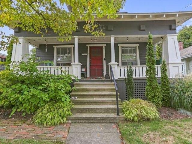 House for sale in Bridgeport, Connecticut