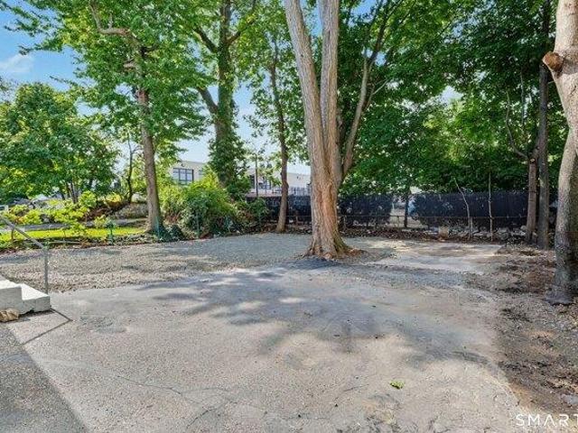 House for sale in Black Rock Gardens Historic District, Bridgeport