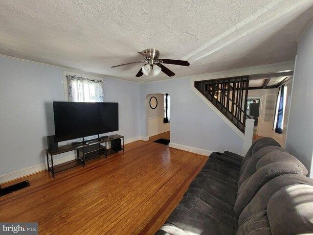 House for sale in Bridgeport, New Jersey