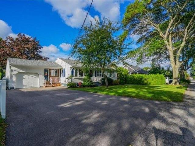 House for sale in Bristol, Bristol County