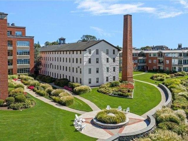 House for sale in Bristol, Bristol County