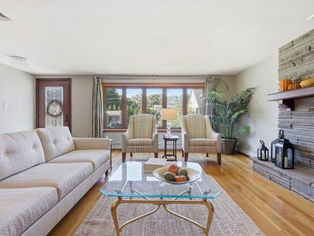 House for sale in Burlington, Middlesex County