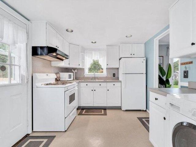 House for sale in Buzzards Bay, Bourne