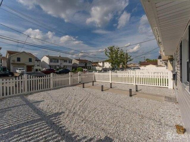 House for sale in Carteret, New Jersey