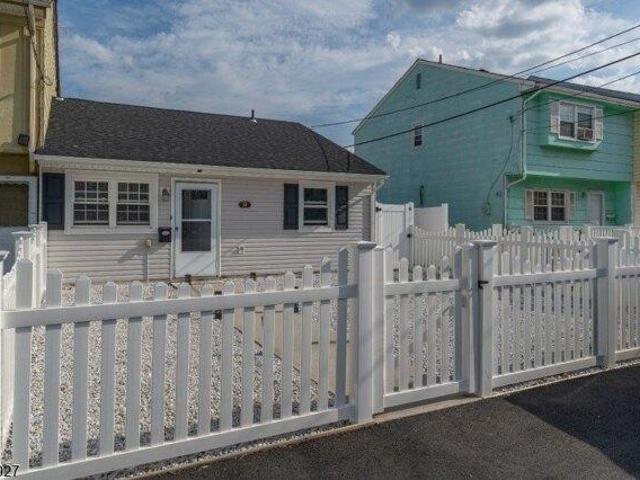 House for sale in Carteret, New Jersey