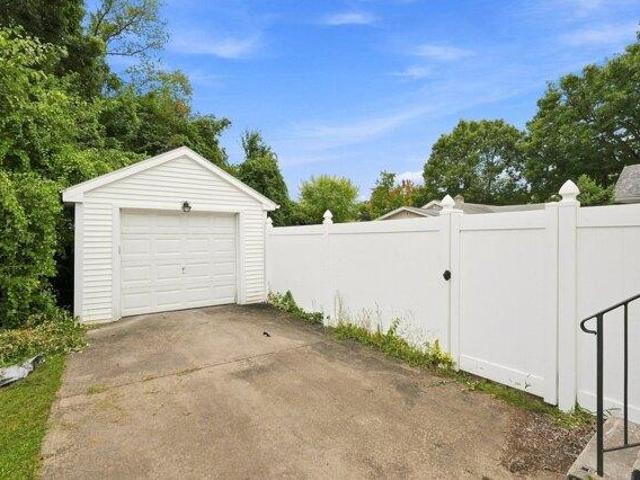 House for sale in Aldenville, Chicopee