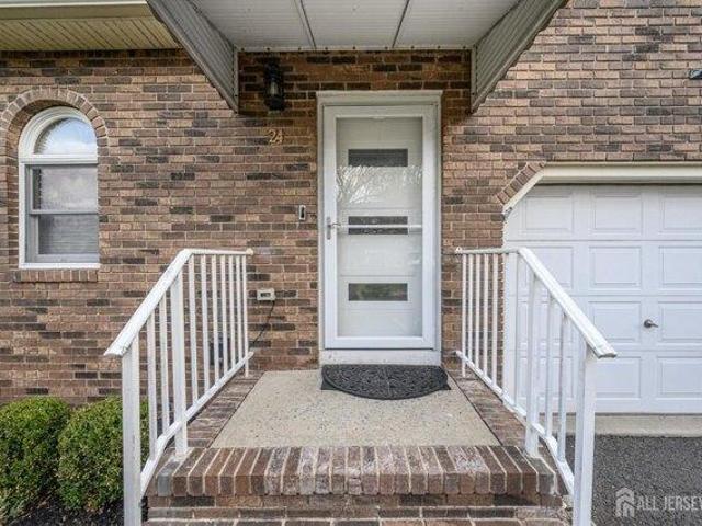 House for sale in Clark, New Jersey