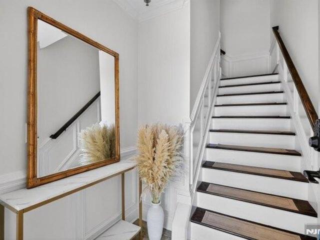 House for sale in Cliffside Park, New Jersey