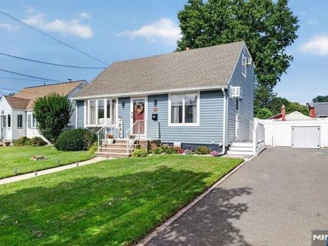 House for sale in Richfield, Clifton