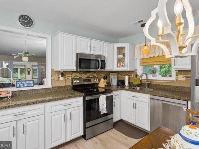 House for sale in Columbus, New Jersey