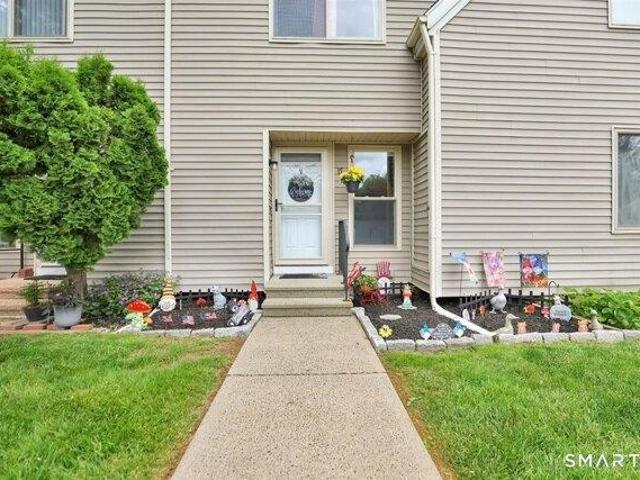 House for sale in Cromwell, Connecticut