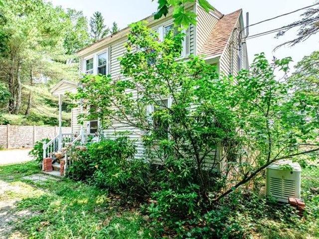 House for sale in Cumberland Center, Maine