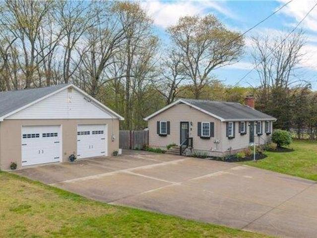 House for sale in Cumberland, Rhode Island