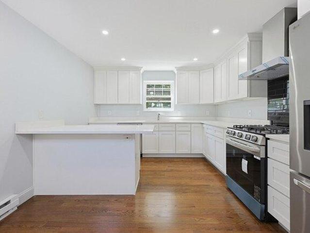 House for sale in Oakdale, Dedham