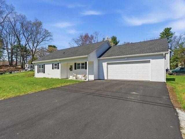House for sale in Dracut, Massachusetts
