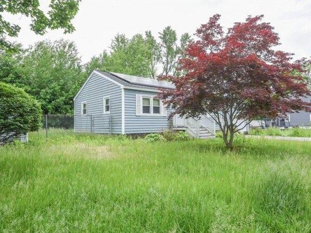 House for sale in Dracut, Massachusetts