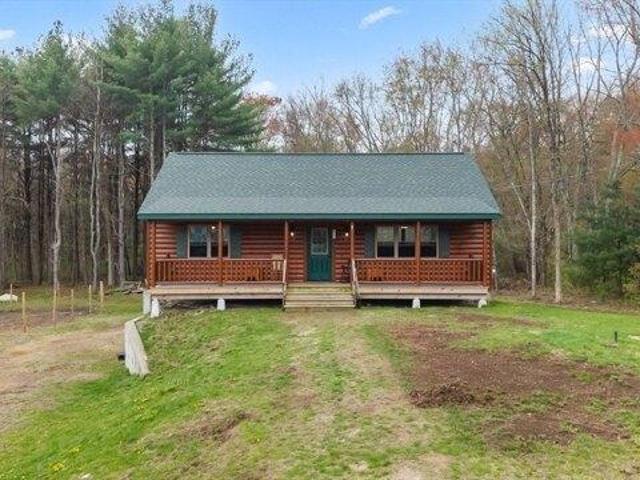 House for sale in Dudley, Massachusetts