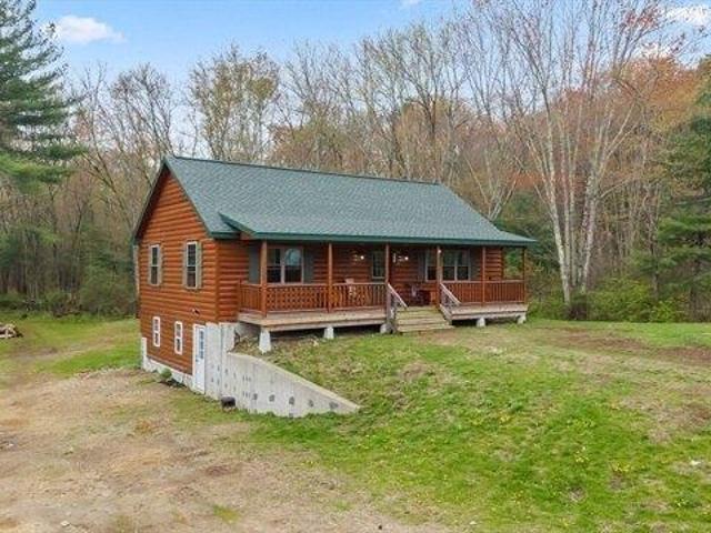 House for sale in Dudley, Massachusetts