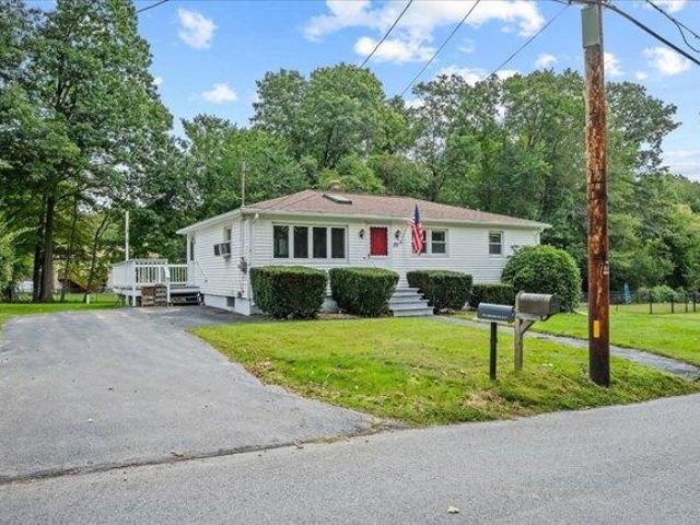 House for sale in Dudley, Massachusetts