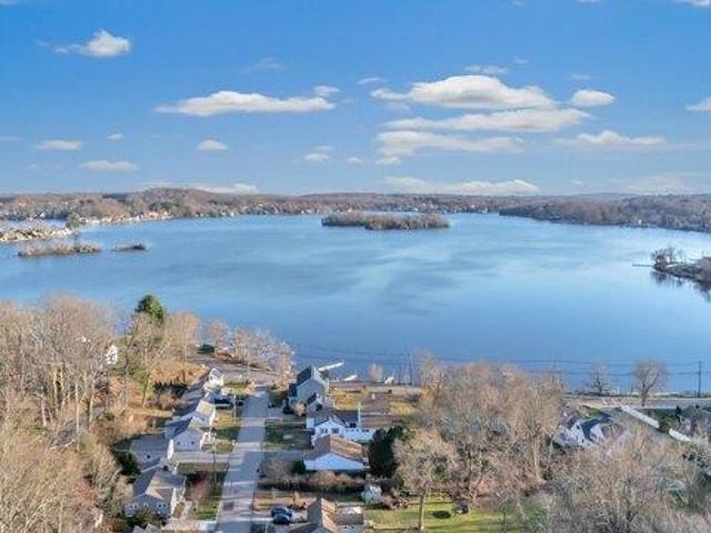House for sale in East Hampton, Connecticut
