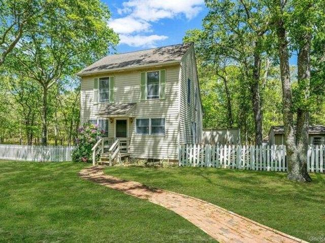 House for sale in Wainscott, New York