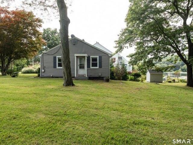 House for sale in Flanders, East Lyme