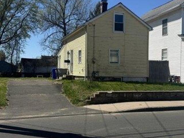 House for sale in Enfield, Connecticut