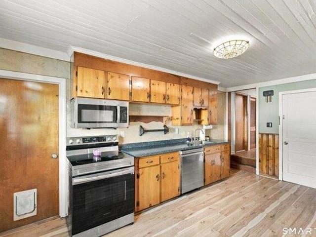 House for sale in North Thompsonville, Enfield