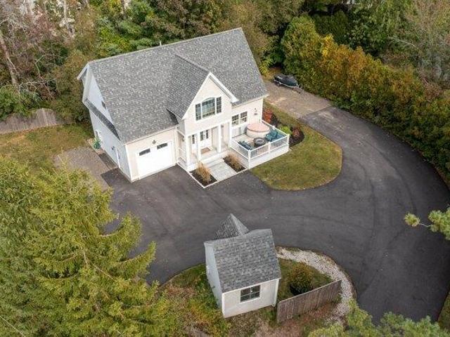 House for sale in Falmouth, Cumberland County