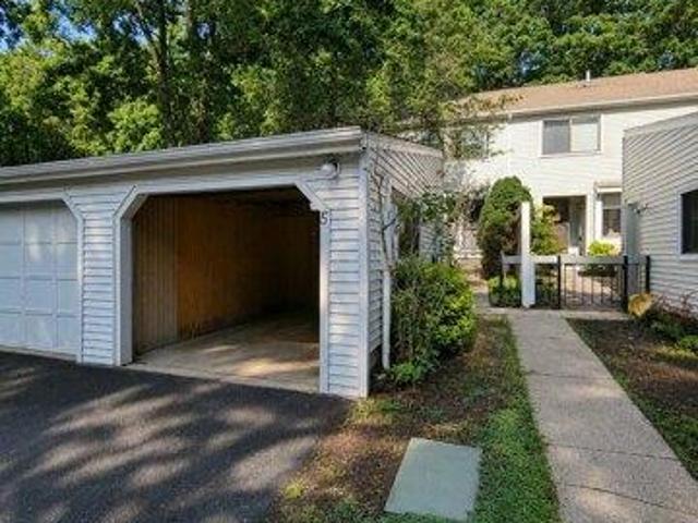 House for sale in Farmington, Connecticut