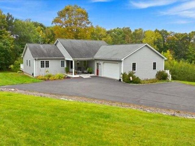 House for sale in Weeks Mills, New Sharon