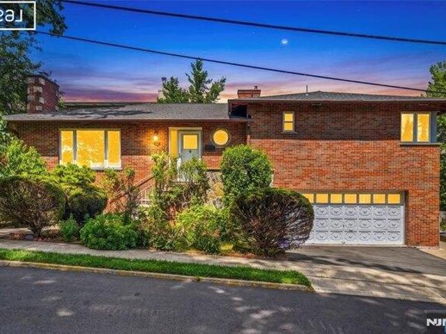 House for sale in Fort Lee, New Jersey