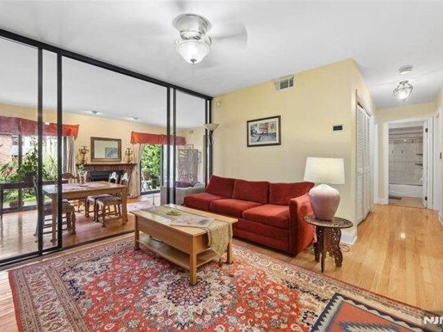 House for sale in Fort Lee, New Jersey