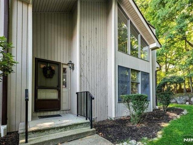 House for sale in Ferdinands Mills, Franklin Lakes