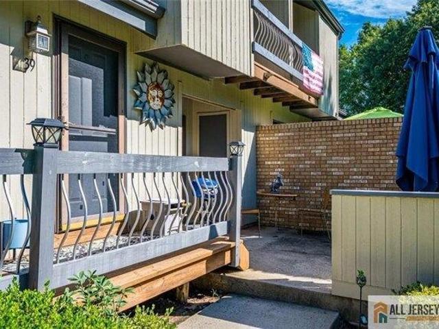House for sale in Kendall Park, New Jersey